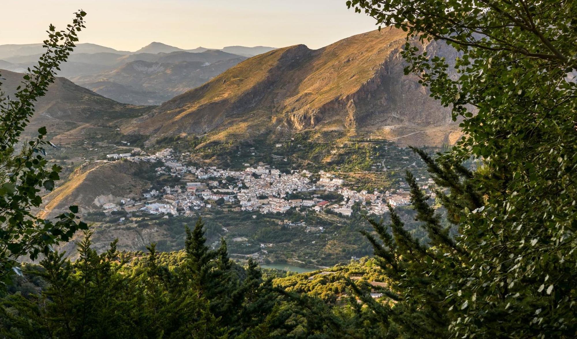 Appartamento La Casa De La Plaza Guejar Sierra Esterno foto