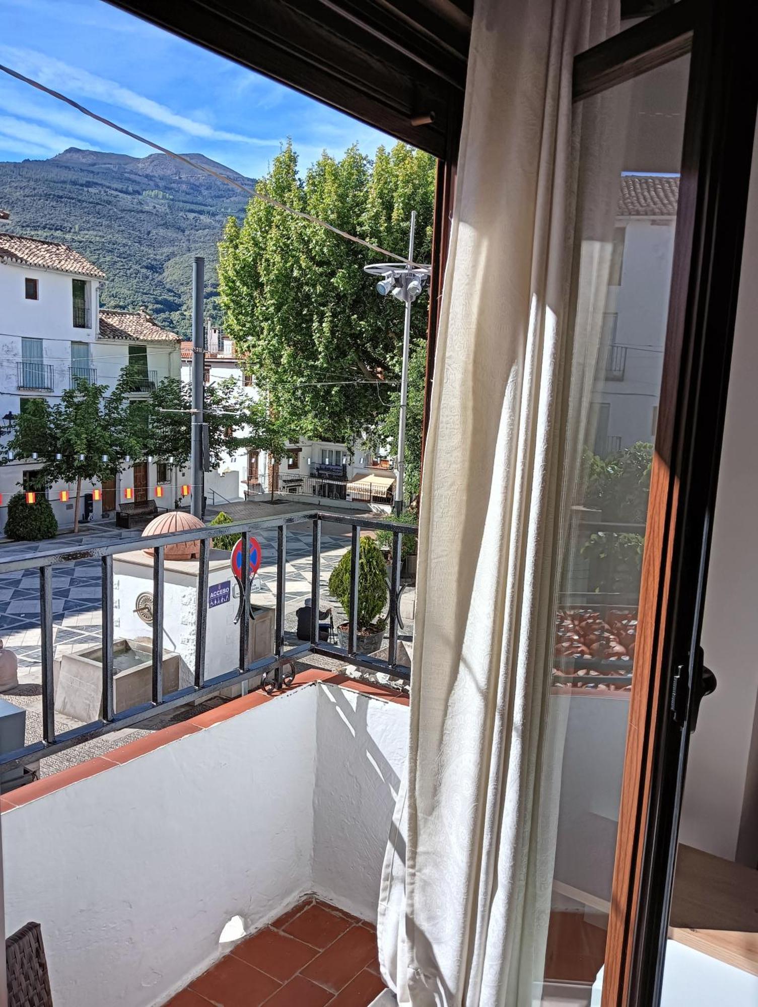 Appartamento La Casa De La Plaza Guejar Sierra Esterno foto