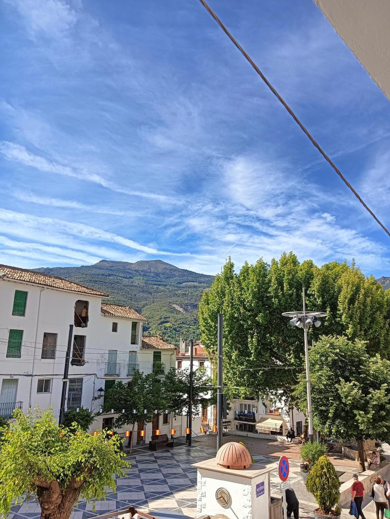 Appartamento La Casa De La Plaza Guejar Sierra Esterno foto